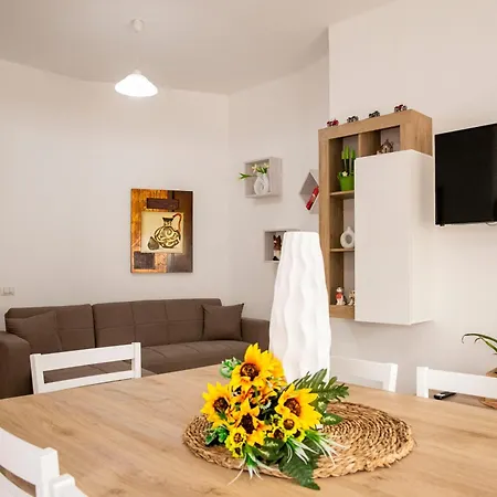 Antora's House Apartment Bosa