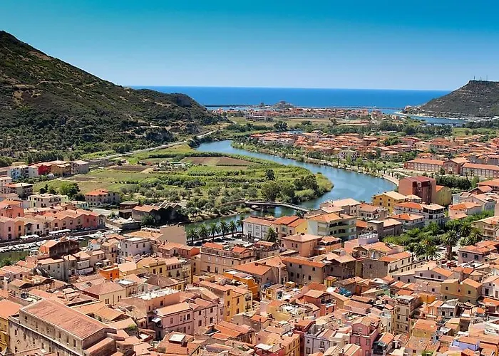 Antora's House Apartment Bosa